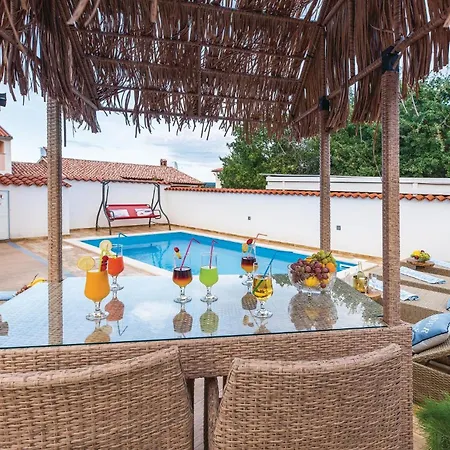 Holiday home 2 Bedroom Stunning In Betiga Barbariga